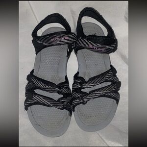 Outland Sandals Women’s Size 7